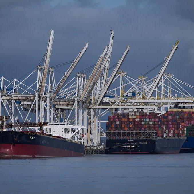 In the news today: Lockout to begin at B.C. ports in labour dispute
